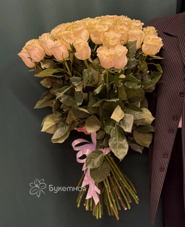 Букет &laquo;Мондиал 51 роза&raquo;