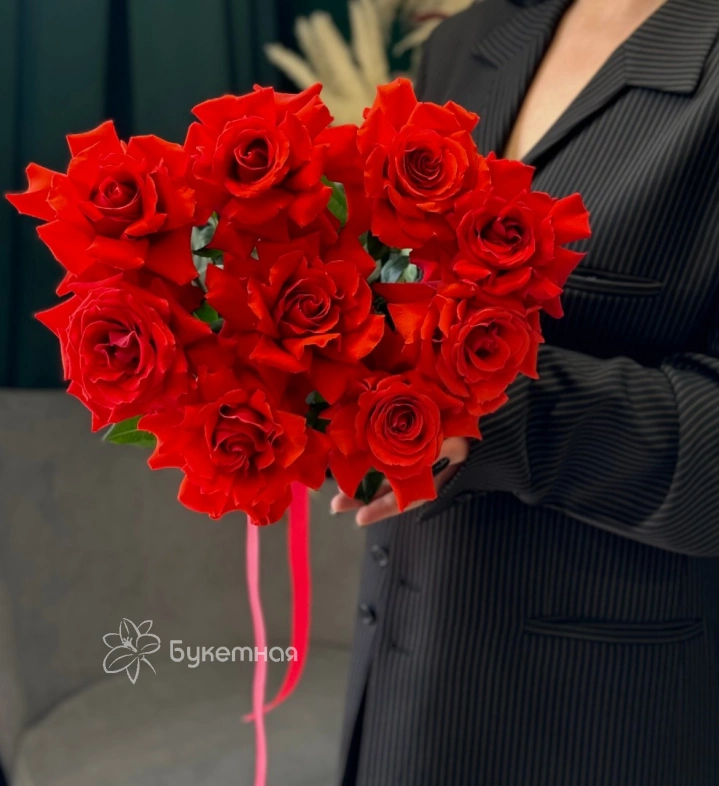 Букет &laquo;Нина 9 роз&raquo;