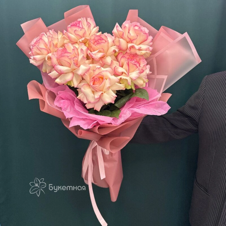 Букет &laquo;Эсперансе 7 роз&raquo;