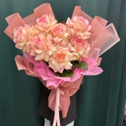 Букет &laquo;Эсперансе 7 роз&raquo; 1