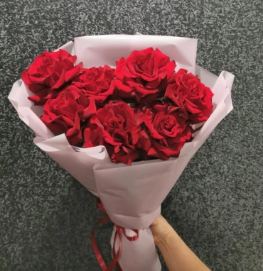 Букет «Эксплорер 7 роз»