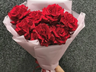 Букет «Эксплорер 7 роз»