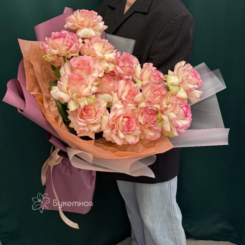 Букет &laquo;Эсперансе 15 роз&raquo;
