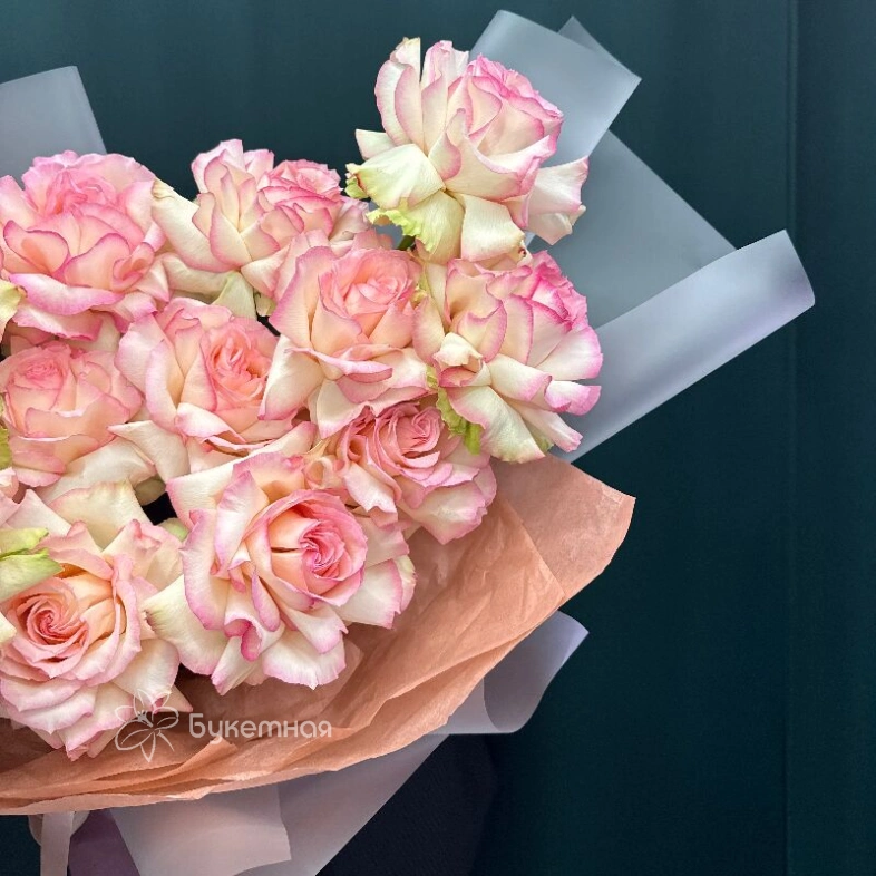 Букет &laquo;Эсперансе 15 роз&raquo;