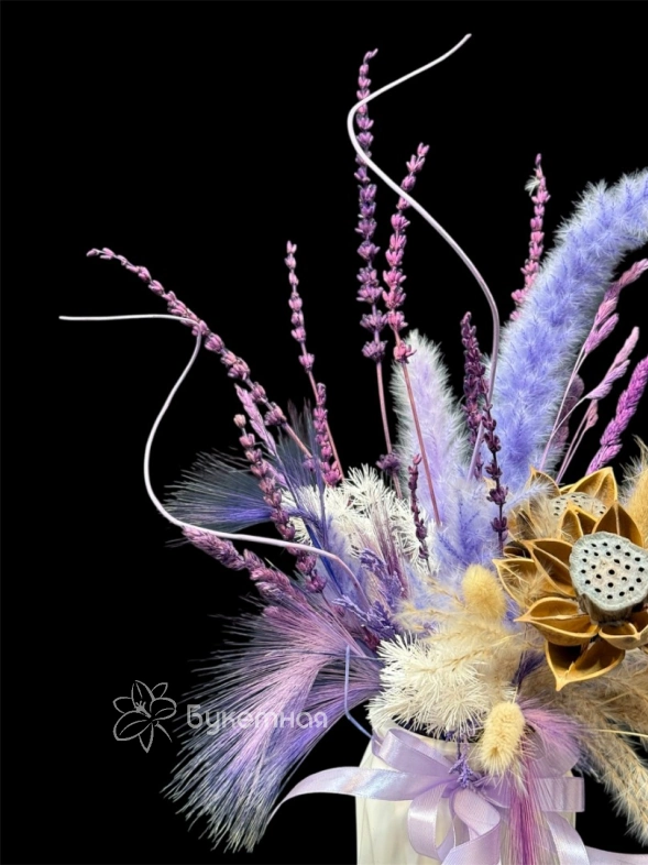 Композиция &laquo;Лотос сухоцвет&raquo;