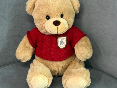 Игрушка «Мишка в красной кофточке»