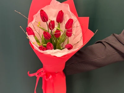 Букет « Красные тюльпаны 11 шт»