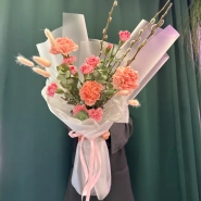 Букет &laquo;Верба и диантусы&raquo; 0