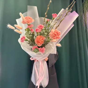 Букет «Верба и диантусы»