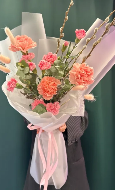 Букет «Верба и диантусы»