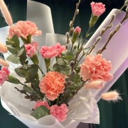 Букет &laquo;Верба и диантусы&raquo; 3