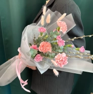 Букет &laquo;Верба и диантусы&raquo; 4