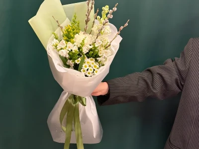 Букет «Верба и нарцисс»