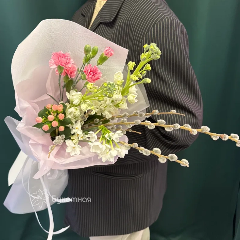 Букет &laquo;Верба и маттиола&raquo;