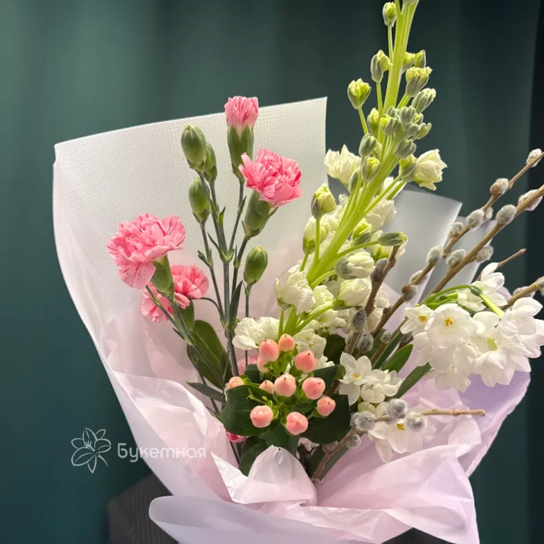 Букет &laquo;Верба и маттиола&raquo;