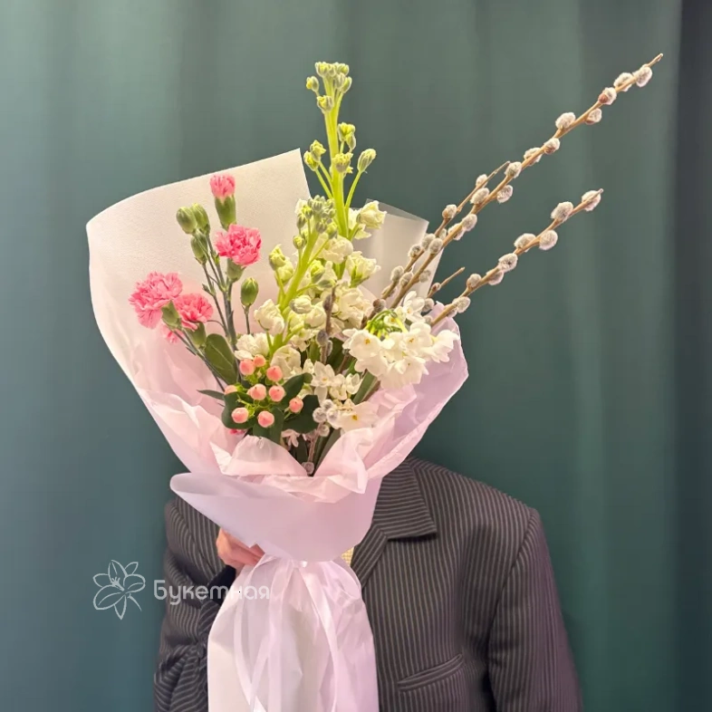 Букет &laquo;Верба и маттиола&raquo;