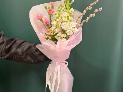 Букет «Верба и маттиола»