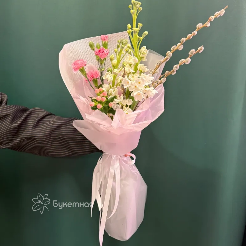 Букет &laquo;Верба и маттиола&raquo;